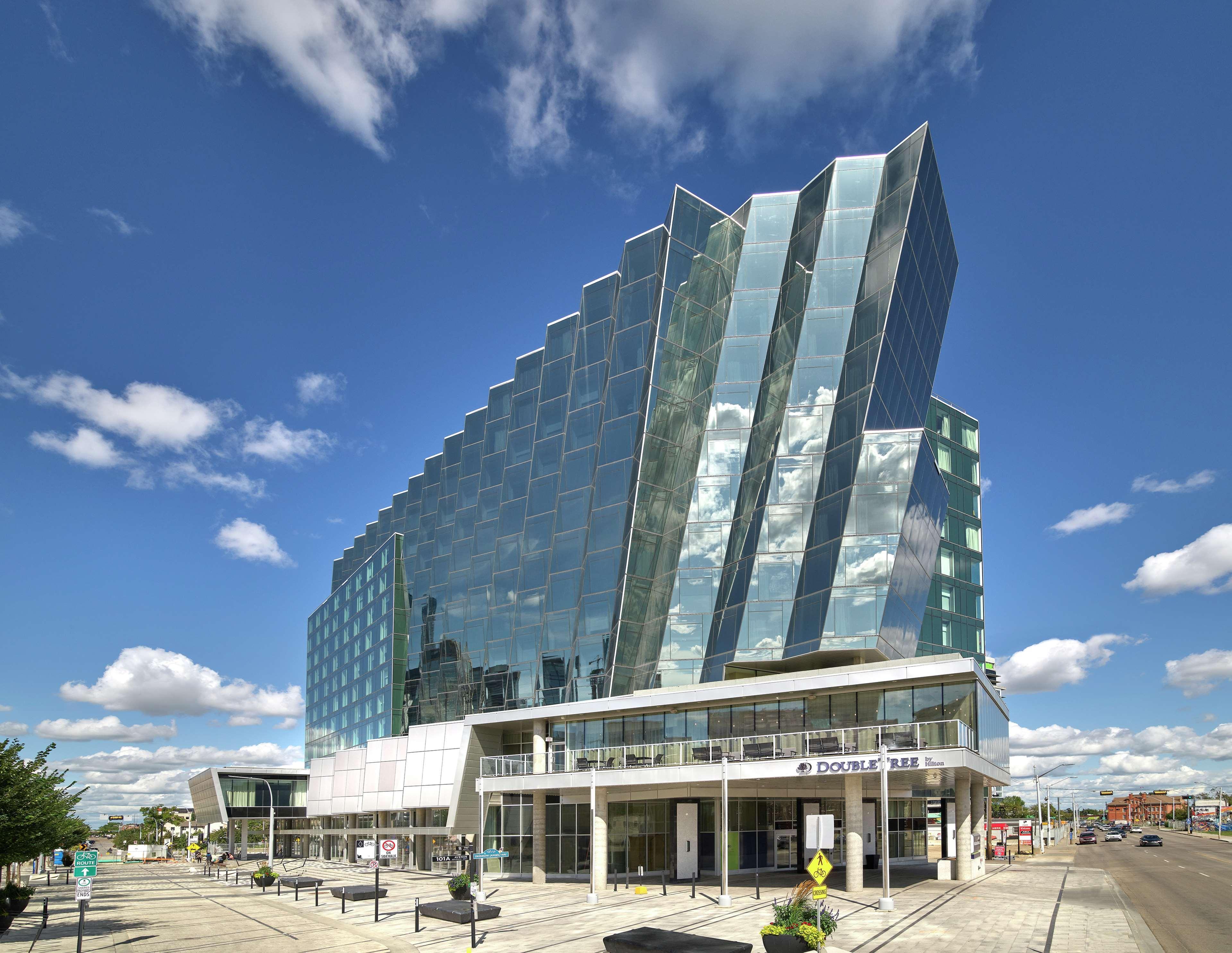 Hotel Doubletree By Hilton Edmonton Downtown Extérieur photo