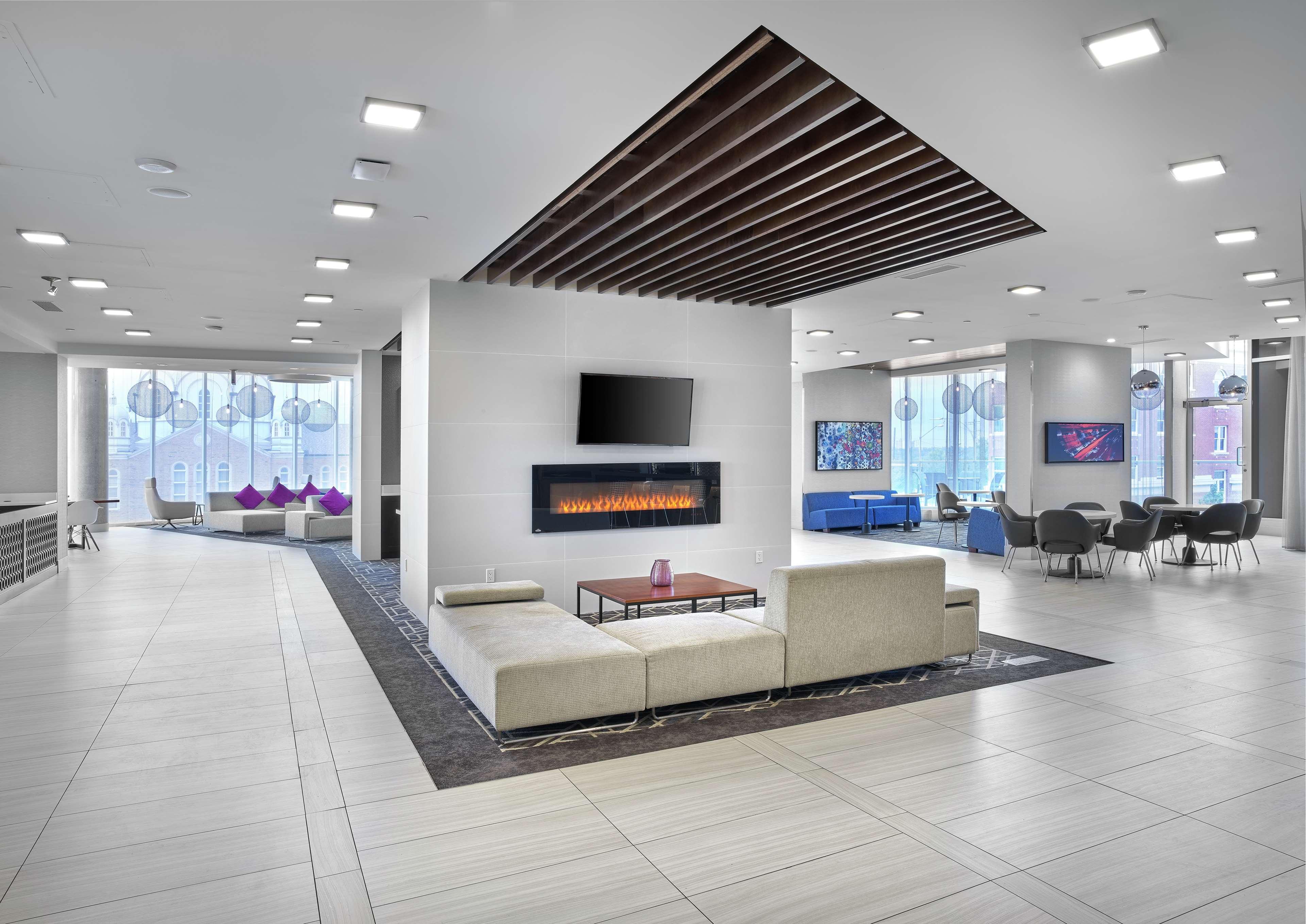 Hotel Doubletree By Hilton Edmonton Downtown Extérieur photo