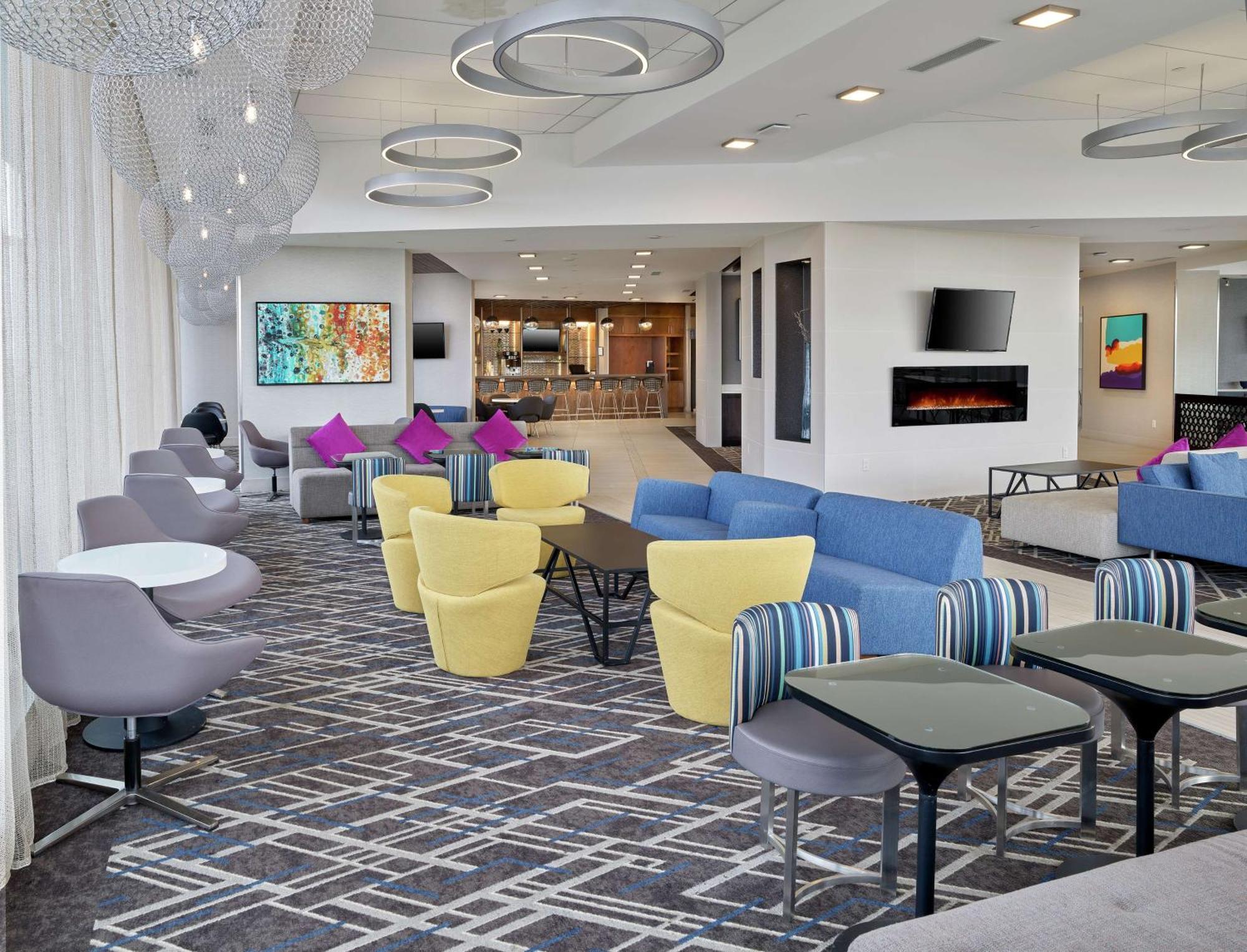 Hotel Doubletree By Hilton Edmonton Downtown Extérieur photo