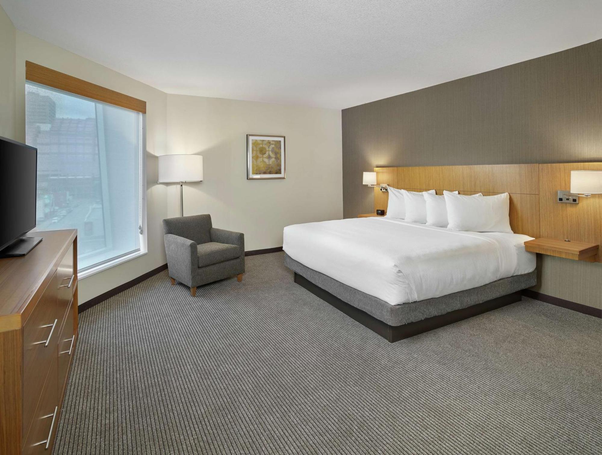 Hotel Doubletree By Hilton Edmonton Downtown Extérieur photo